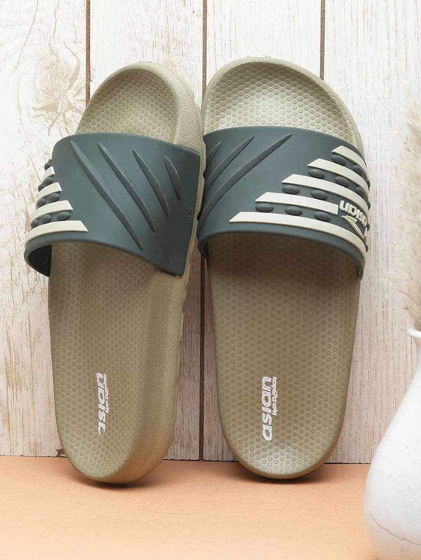 men green open toe slider