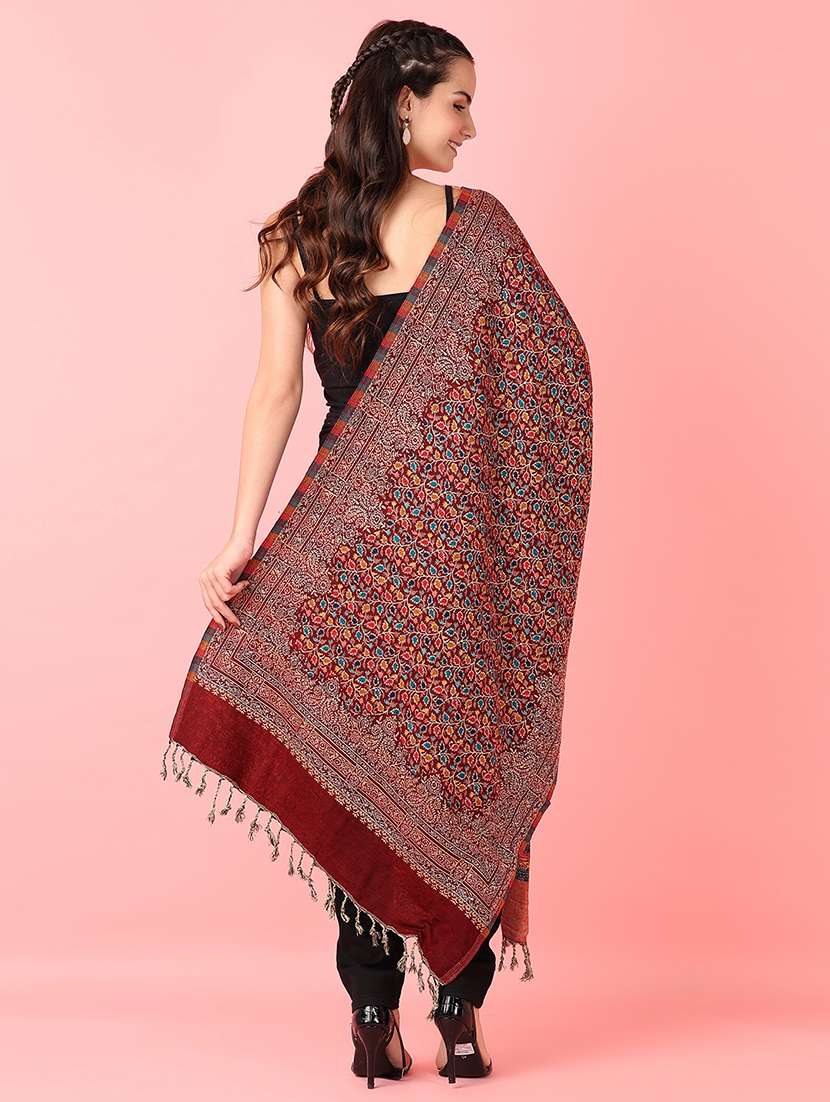 women self design winter stole - 21519302 -  Standard Image - 3