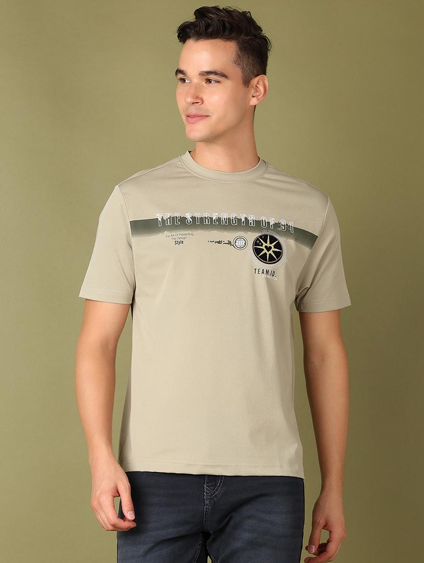 men round neck chest print t-shirt - 21519400 - Zoom Image - 0