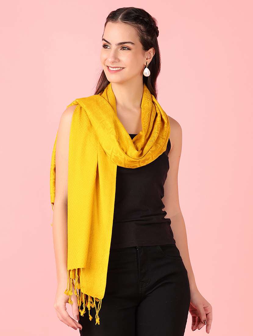 women self design winter stole