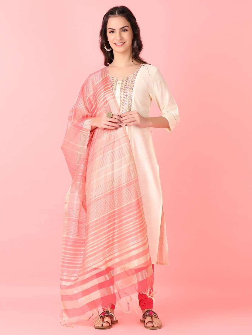 women peach striped dupatta