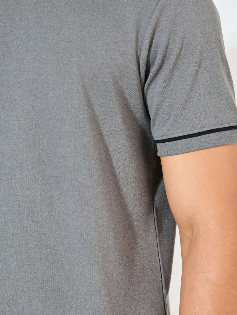 men solid regular fit short sleeves t-shirt - 21520406 -  Standard Image - 3