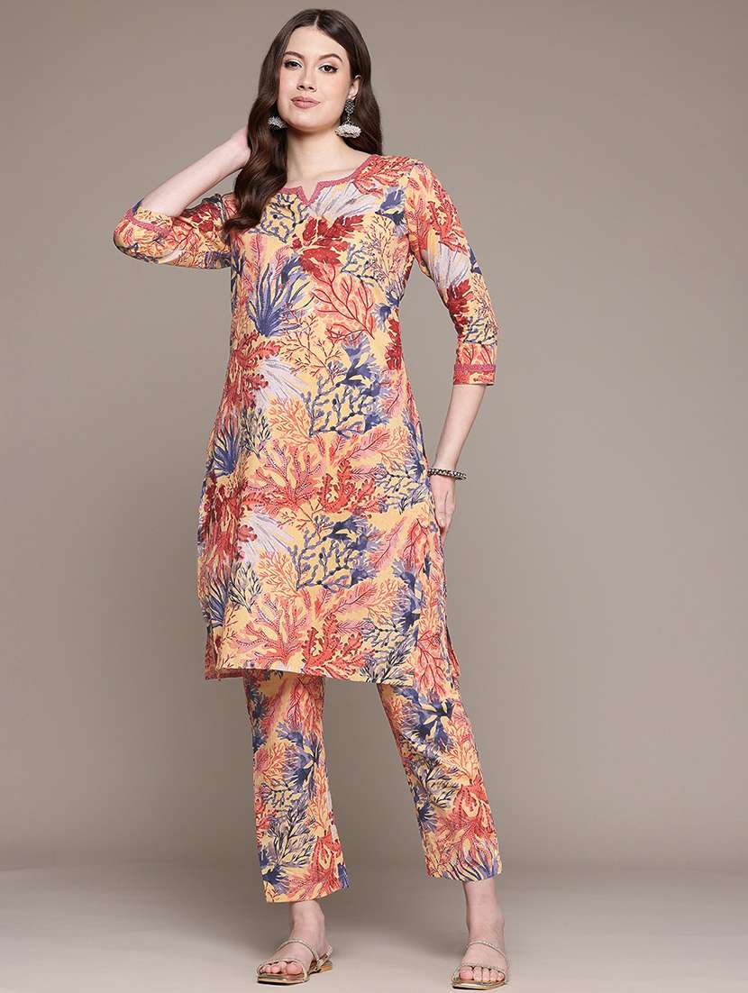 women printed notch neck kurta pant set