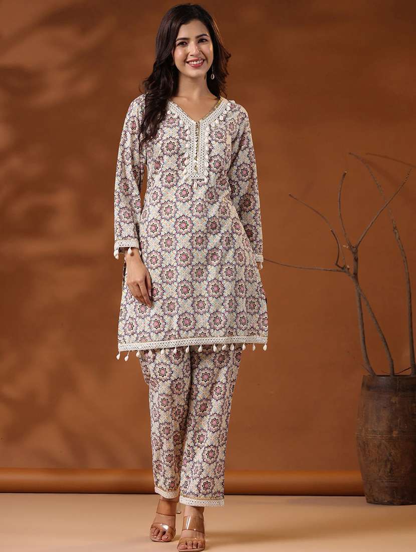 women printed v neck kurta pant set - 21523157 -  Zoom Image - 0