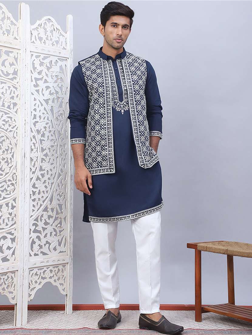 men embroidered kurta pyjama with jacket 