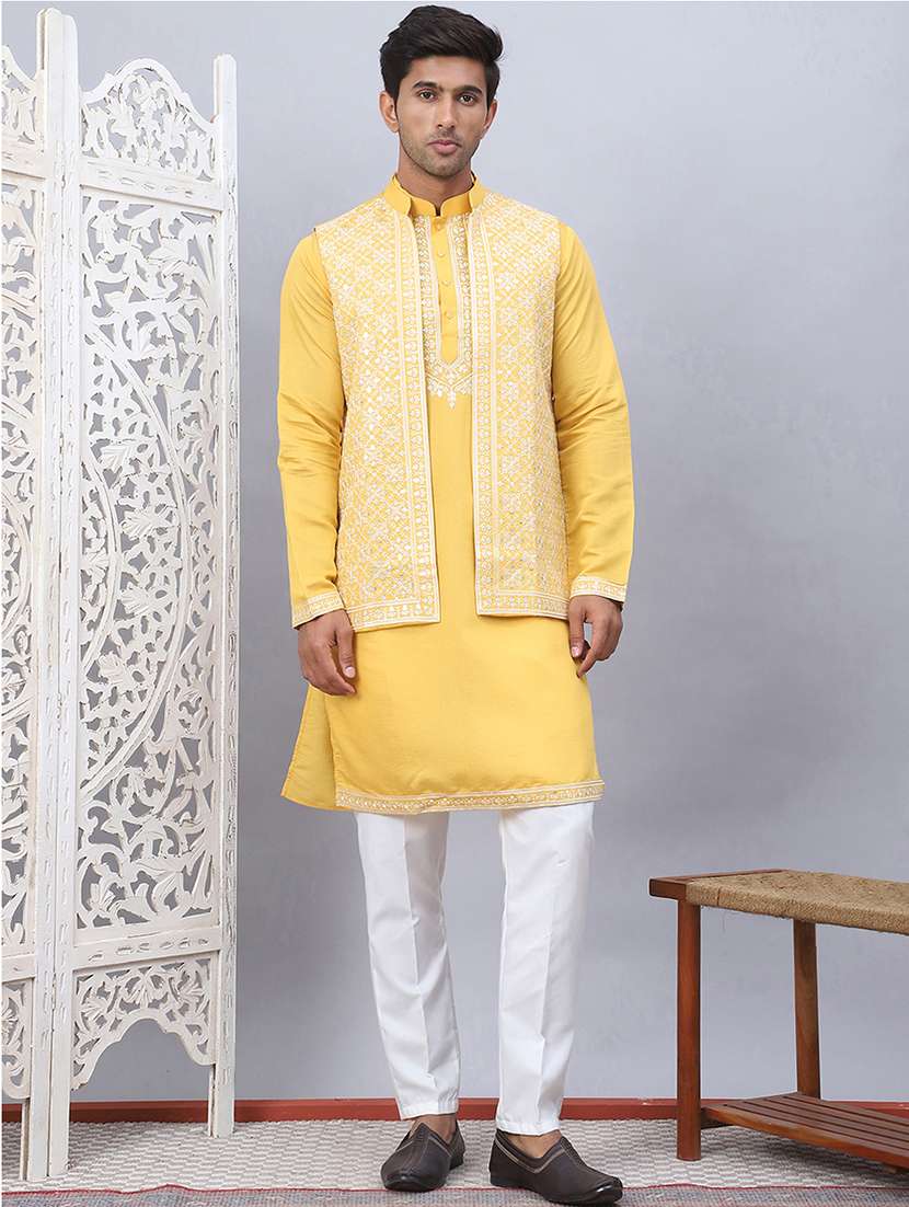 men embroidered kurta pyjama with jacket 