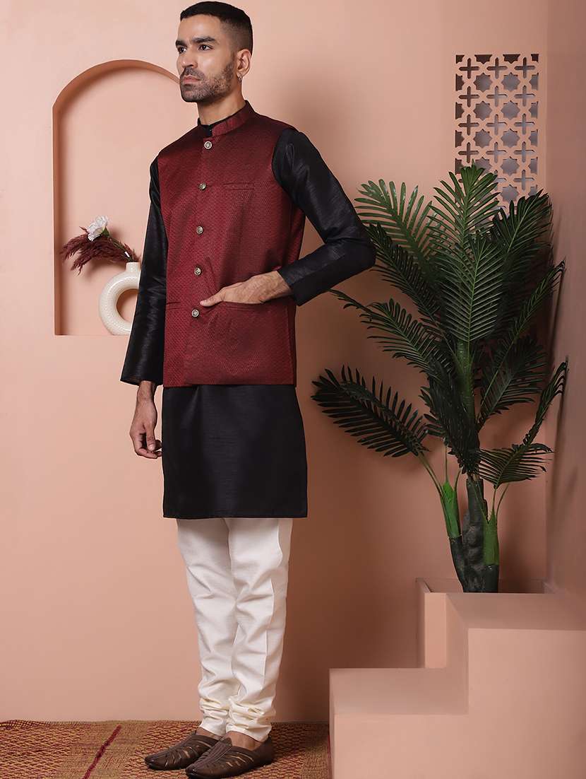 Men Solid Kurta Pyjama Set With Printed Jacket