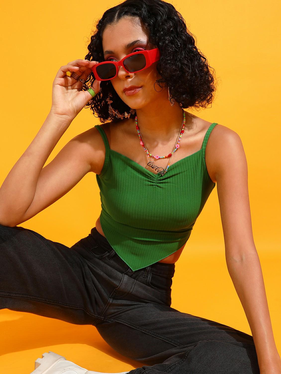 women solid sleeveless crop top