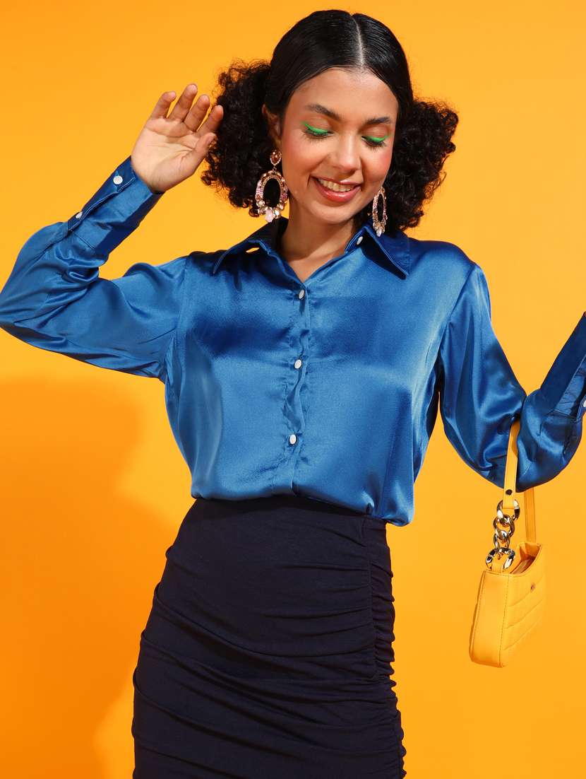 women solid collared long sleeves shirt