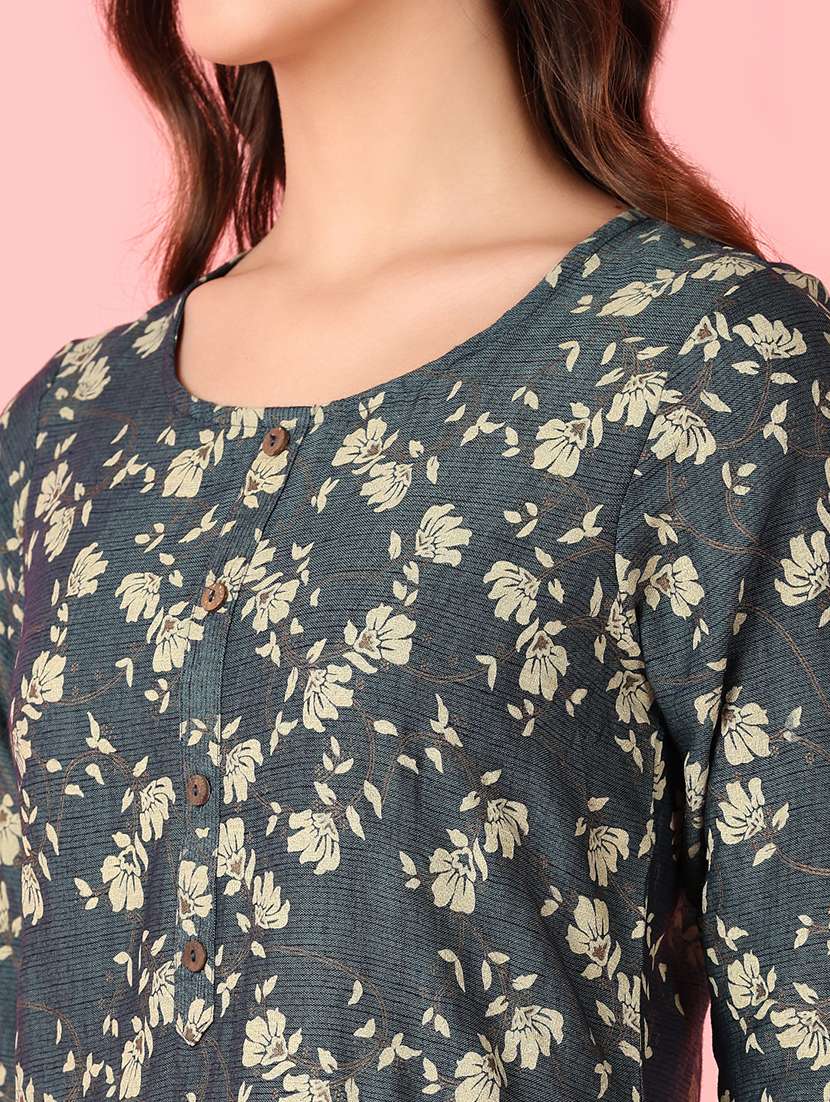 women three quarter sleeve straight kurta - 21527476 -  Standard Image - 5