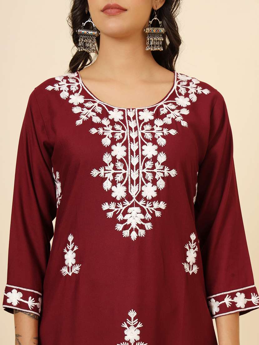 women three quarter sleeves chikankari kurta - 21530231 -  Standard Image - 5