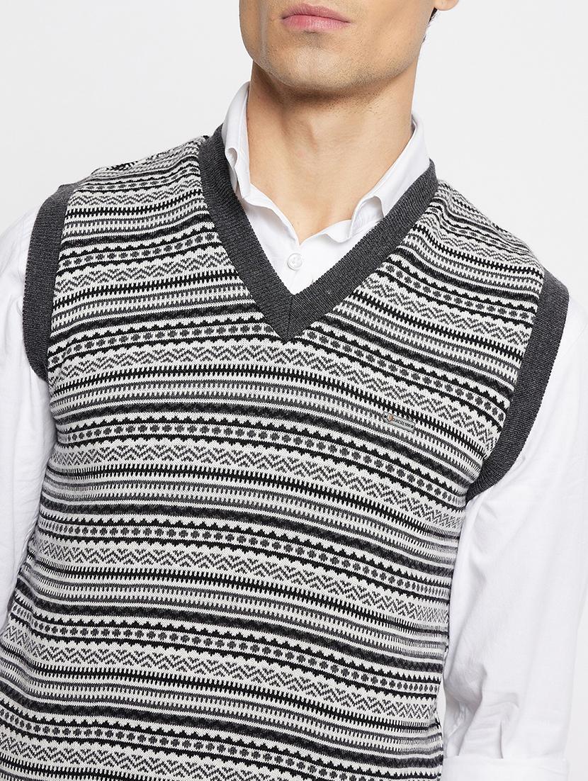 men self design sleeveless pullover sweater - 21530328 - Standard Image - 3