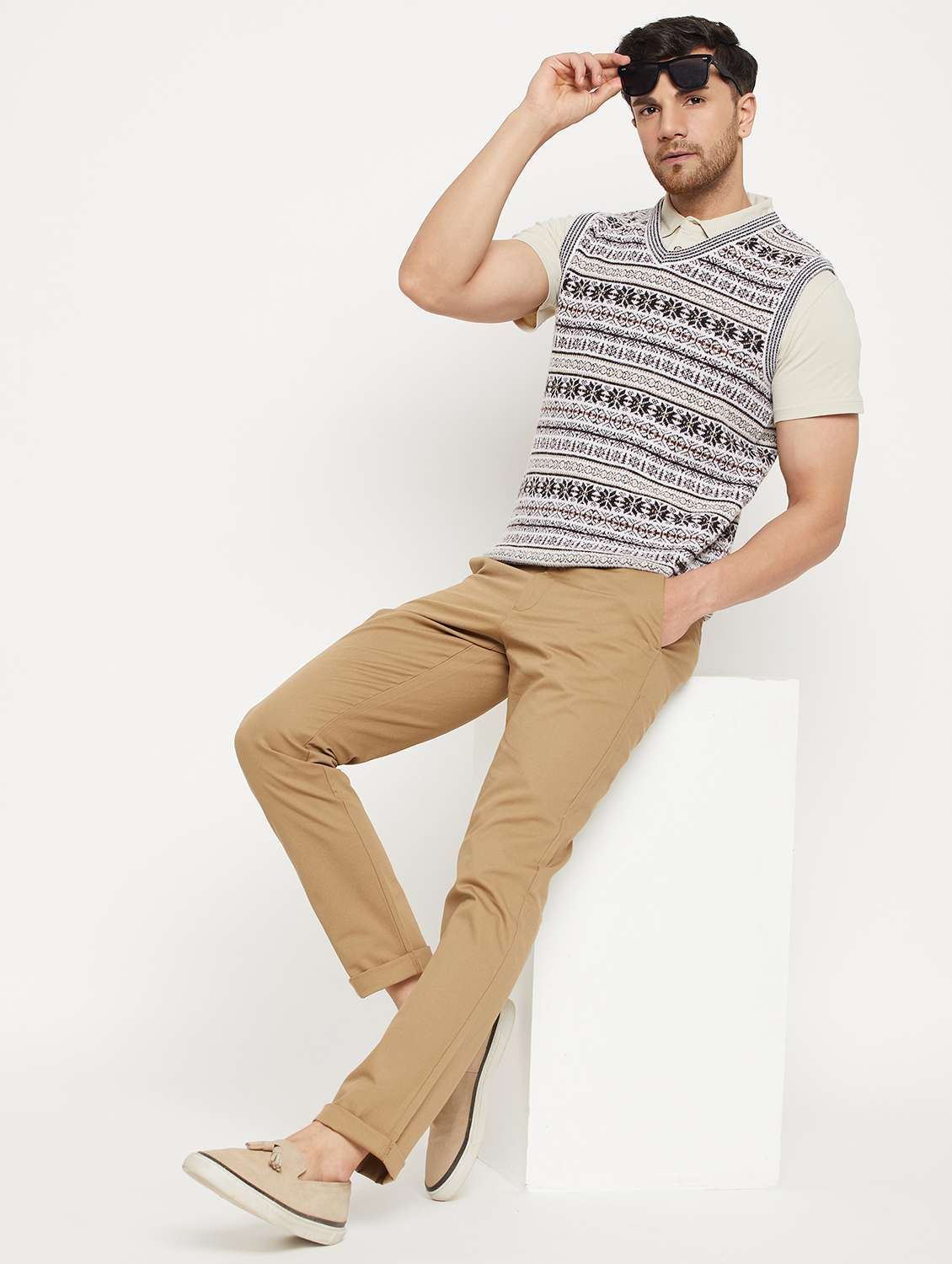 men self design sleeveless pullover sweater - 21530431 -  Standard Image - 3