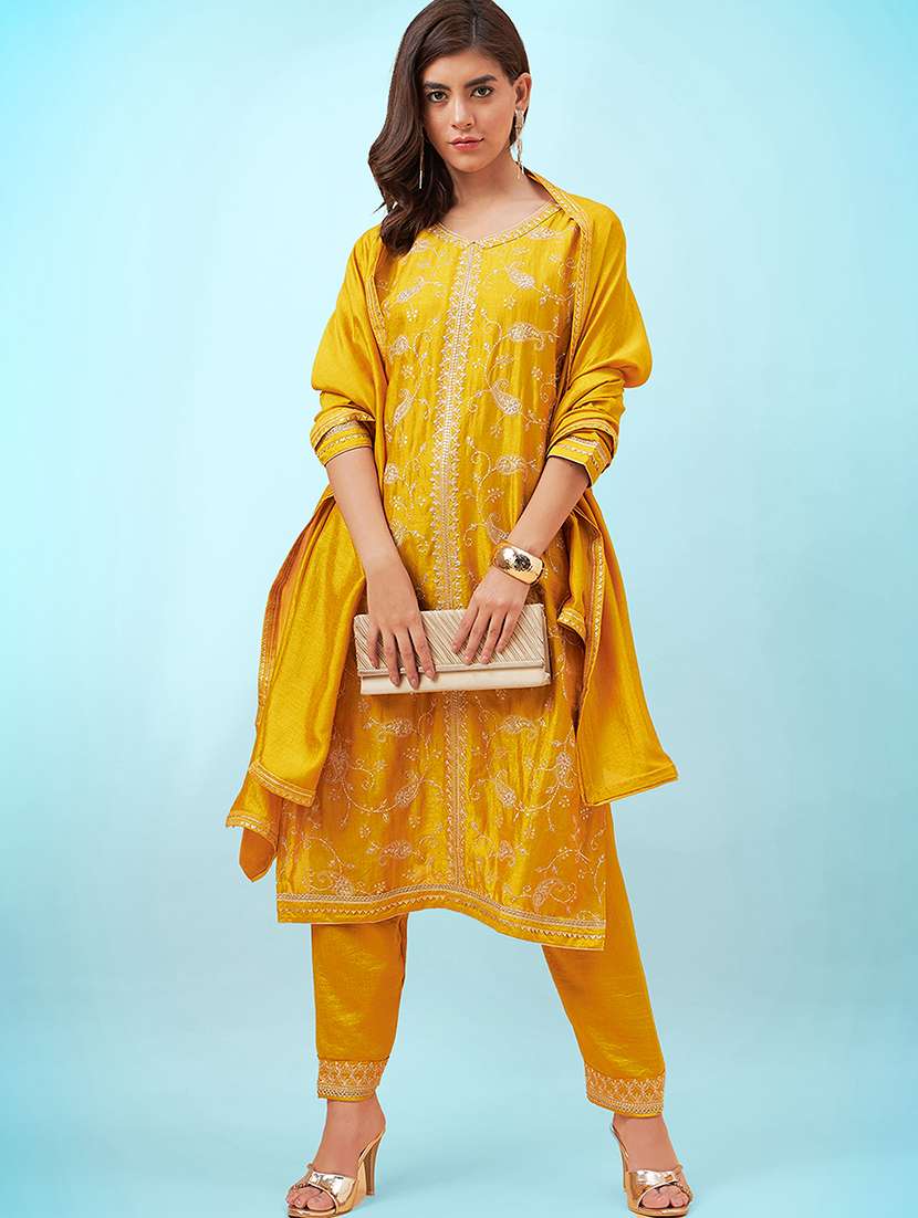 women kurta pant set with dupatta