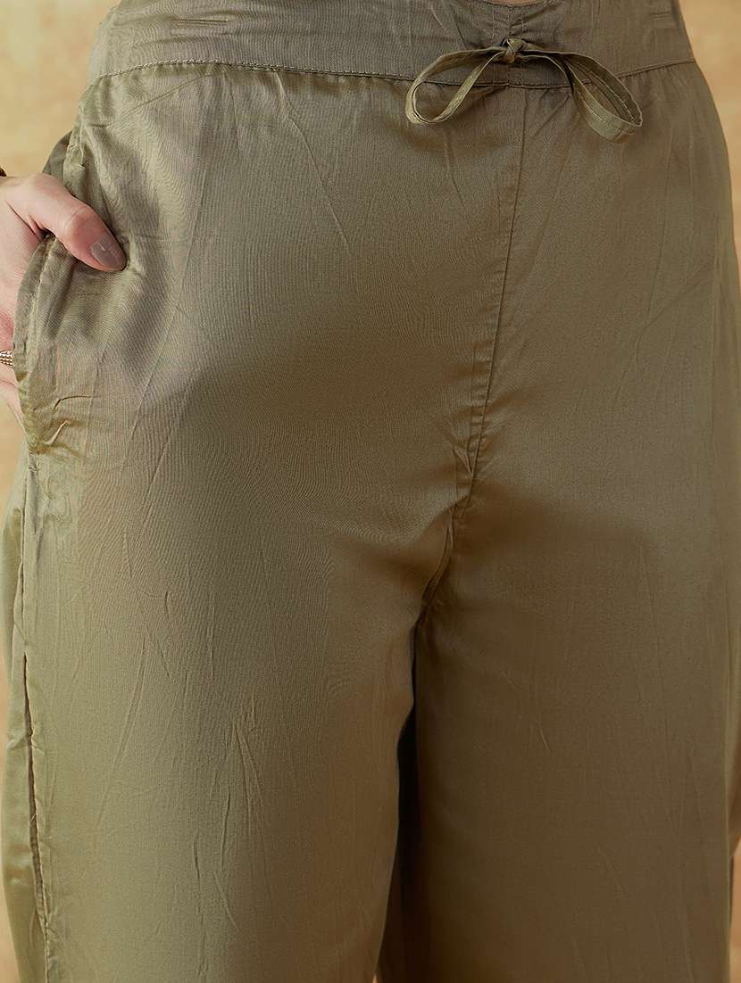 women kurta pant set with dupatta  - 21531406 -  Standard Image - 5