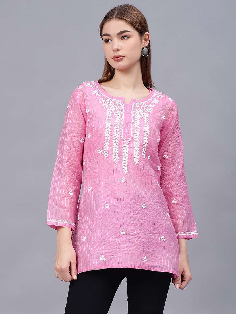 women chikankari straight kurti