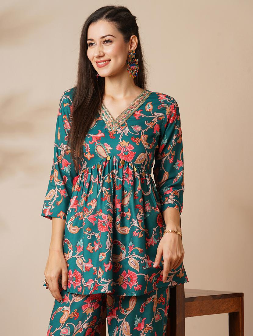globus women green floral embroidered v-neck with tassel detailing a-line peplum tunic & ankle length pants fusion co-ord set - 21531805 - Standard Image - 3
