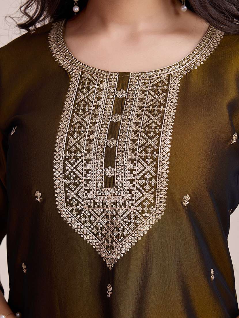 women self design round neck straight kurta - 21532233 - Standard Image - 5