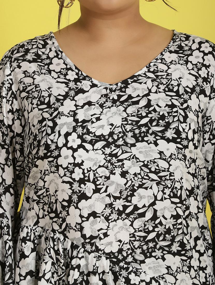 women v neck printed high-low top - 21532423 - Standard Image - 5