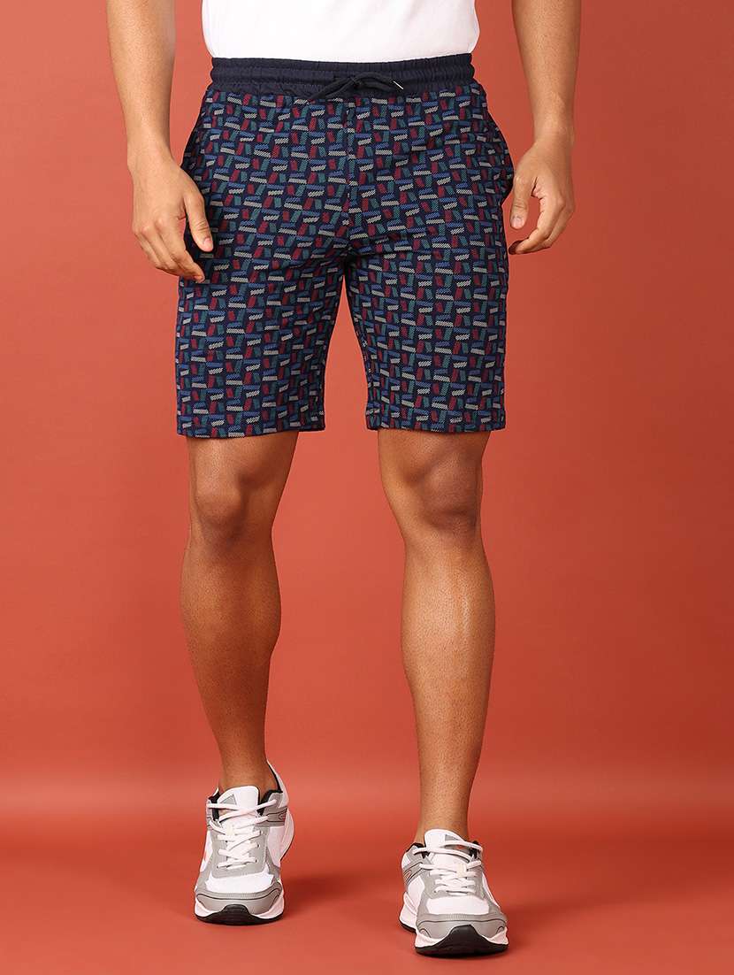 men mid rise printed shorts