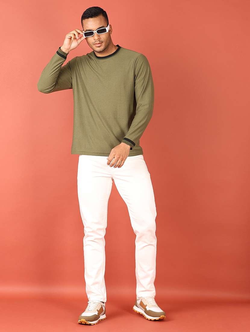men round neck plain t-shirt - 21535738 -  Standard Image - 3