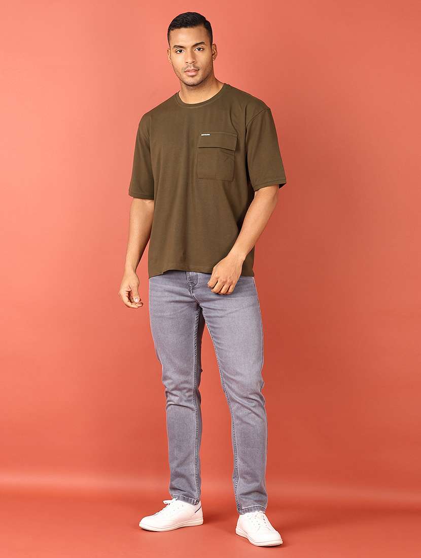 men round neck plain t-shirt - 21536338 -  Standard Image - 3