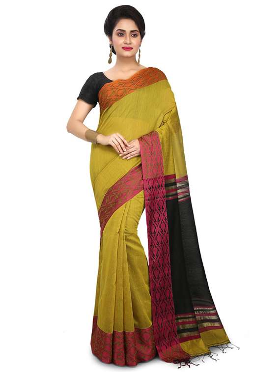 women bordered handloom saree - 21536843 -  Zoom Image - 0