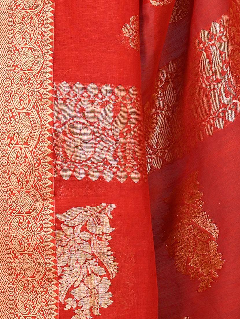 women self design bordered saree - 21537042 - Standard Image - 3