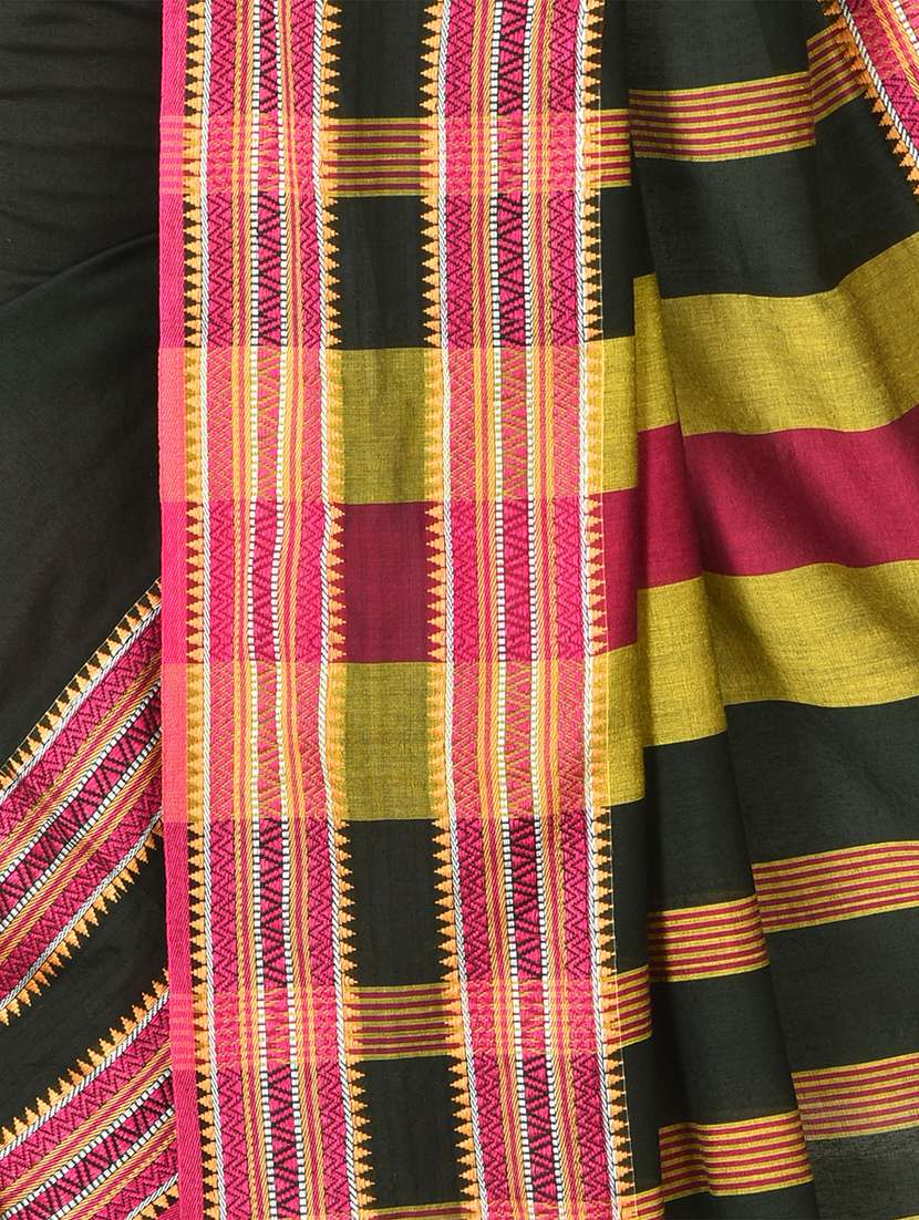 women black solid with bordered handloom saree - 21537102 -  Standard Image - 3