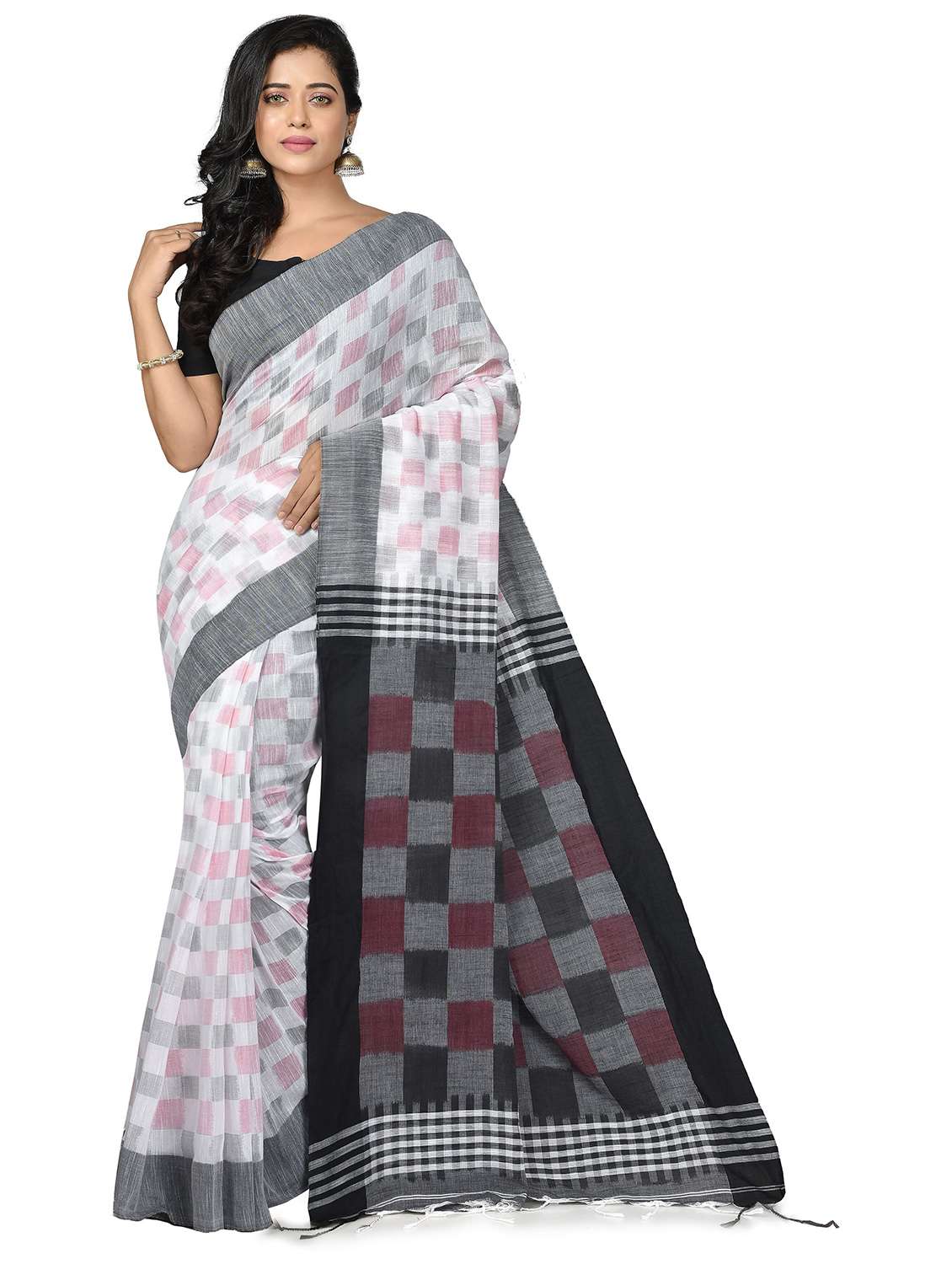 women checkered handloom saree