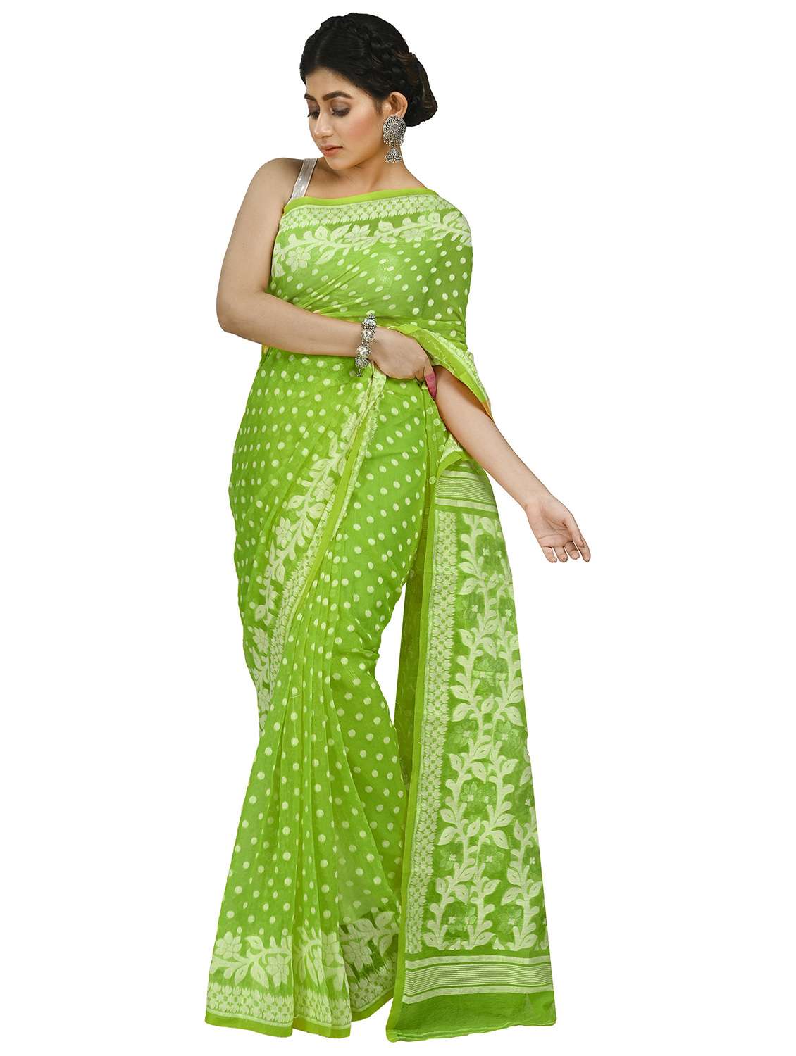 women polka jamdani saree