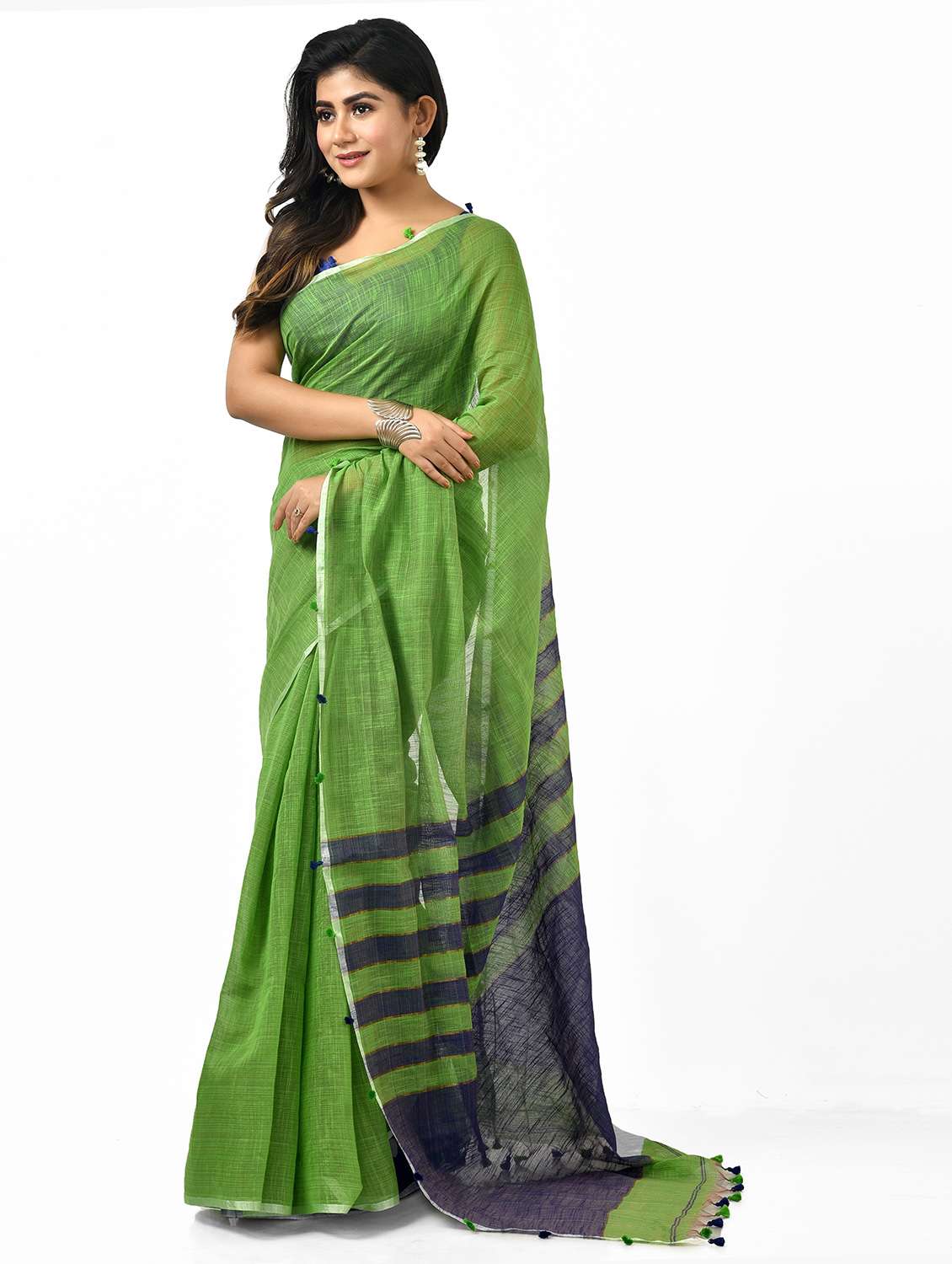women solid handloom saree