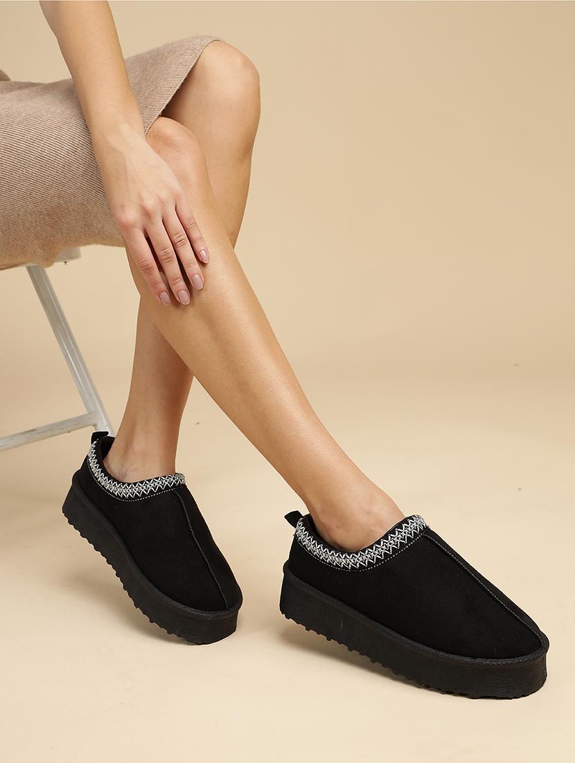 women solid slop on casual shoes - 21539183 - Standard Image - 5