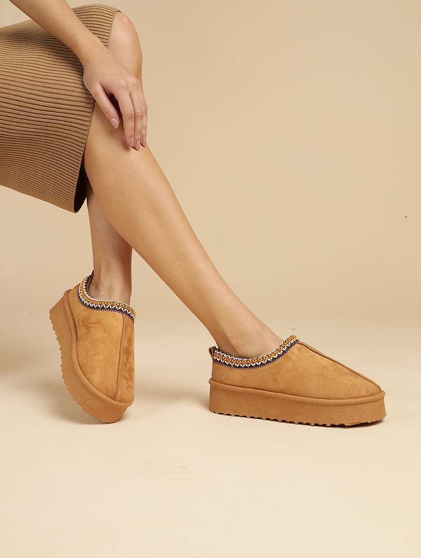 women solid slip on casual shoes - 21539184 - Standard Image - 5
