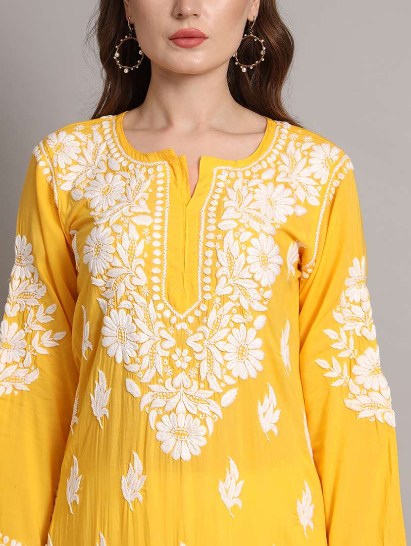 women notch neck chikankari straight kurta - 21541691 - Standard Image - 5