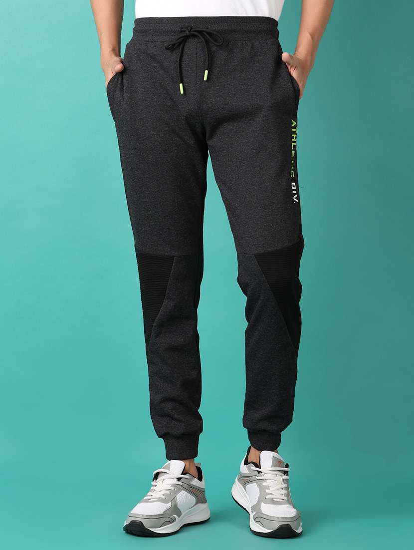men placement print regular fit jogger