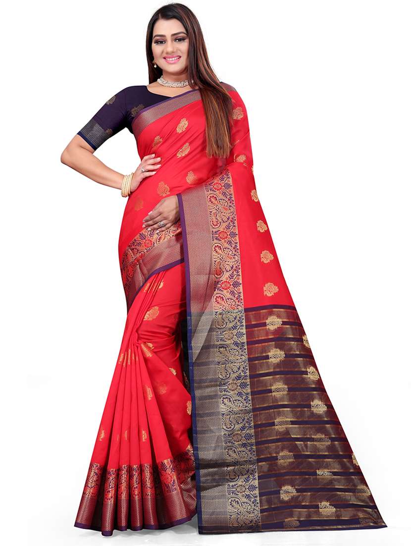 women self design bordered saree