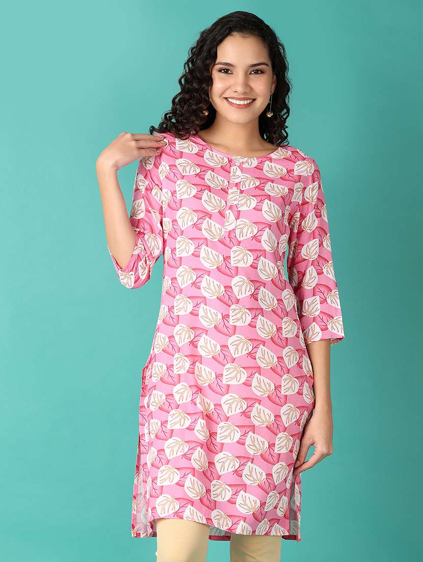 women three quarter sleeve straight kurta