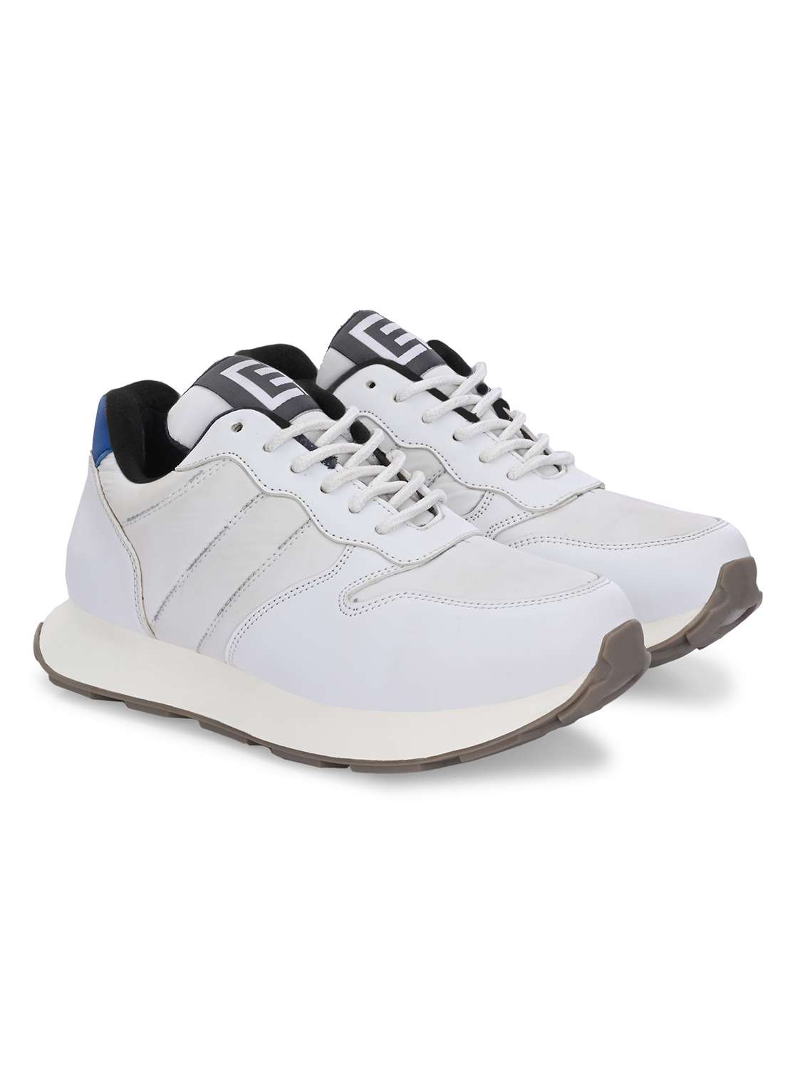 men white lace up sneaker