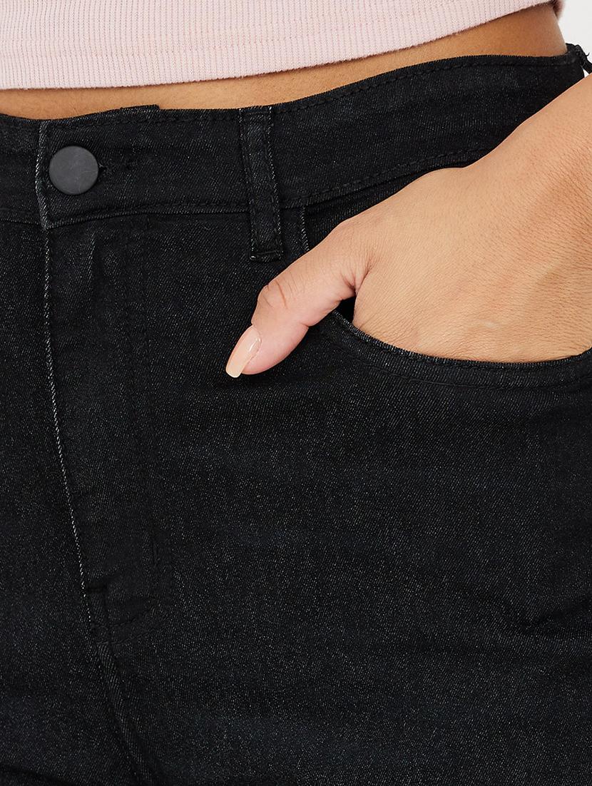 women black solid mom fit jean - 21547039 - Standard Image - 3