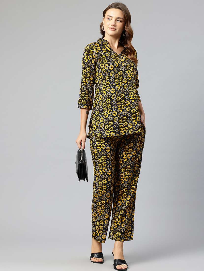 women printed top and trouser co-ord set - 21547523 -  Standard Image - 3