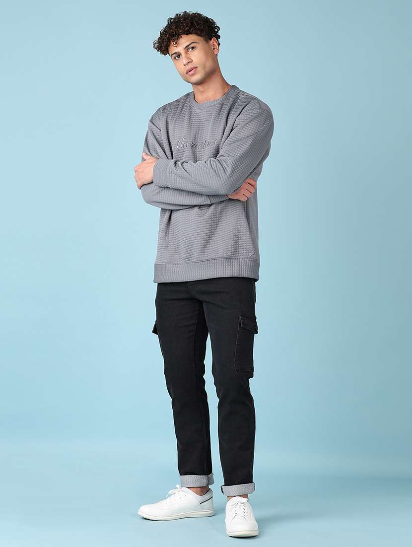 men round neck plain t-shirt - 21547722 -  Standard Image - 3