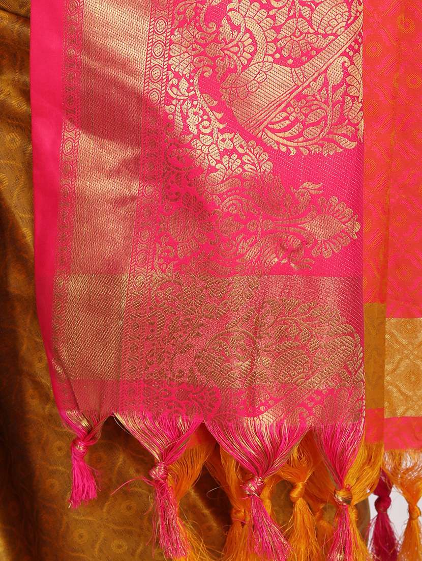 women self-designed bordered saree - 21549697 - Standard Image - 3