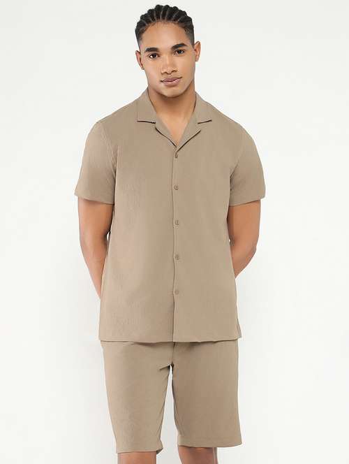 men solid shirt and short co-ord set - 21550167 - Standard Image - 0