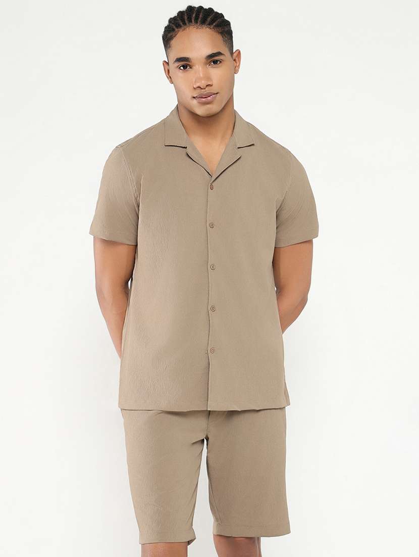 men solid shirt and short co-ord set - 21550167 - Zoom Image - 0