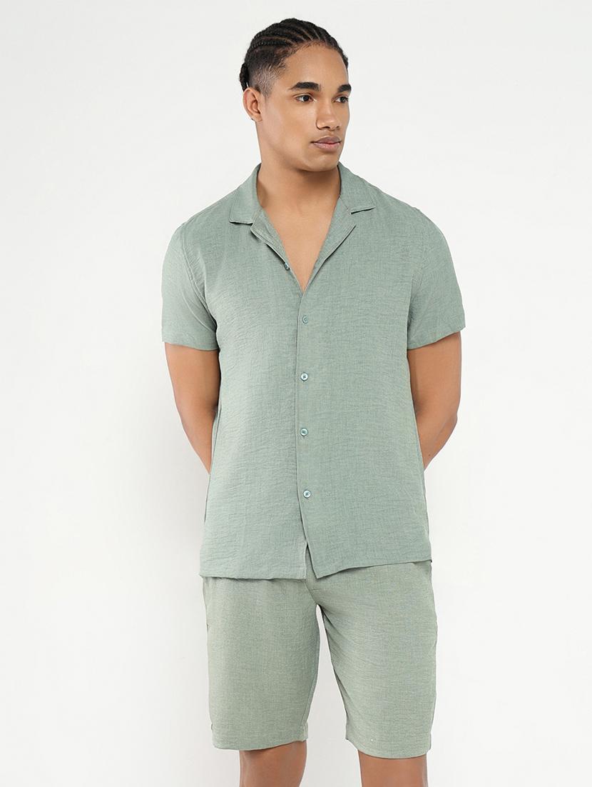 men solid shirt & shorts co-ord set