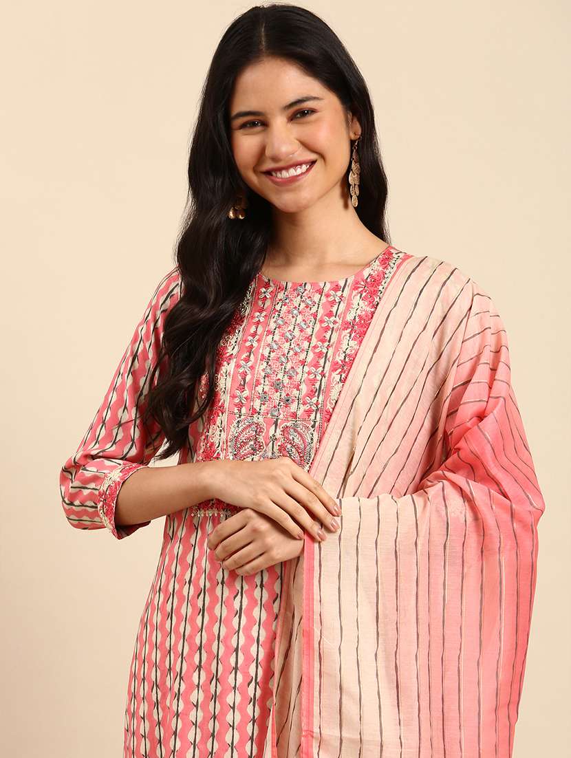 women peach printed kurta pant set with dupatta - 21550297 -  Standard Image - 3