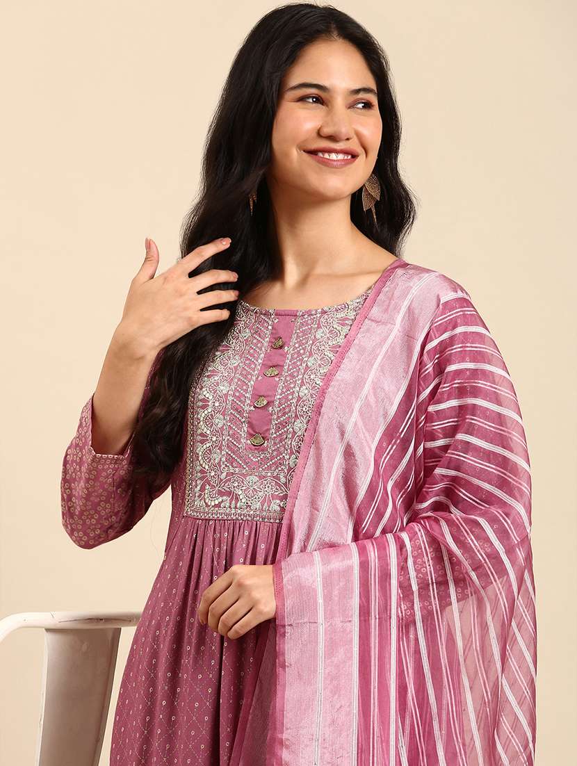 women three quarter sleeve kurta pant with dupatta set - 21550325 -  Standard Image - 3