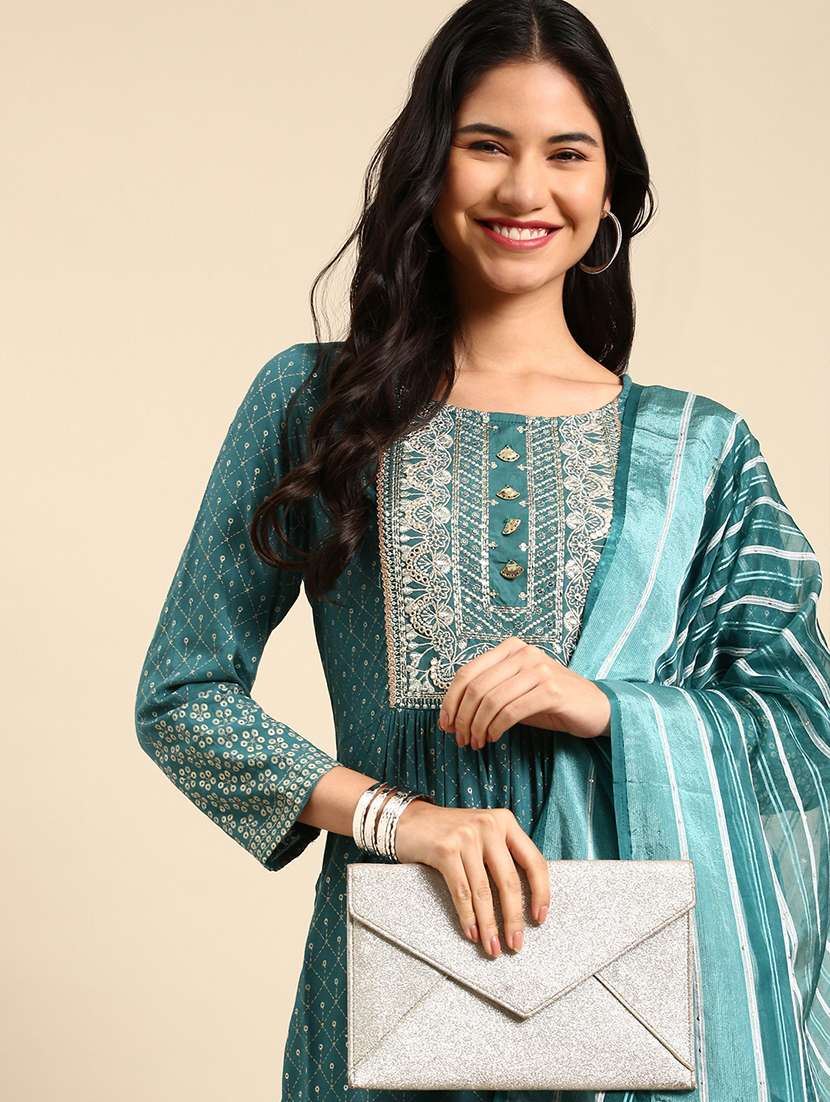 women three quarter sleeve kurta pant with dupatta set - 21550326 -  Standard Image - 3