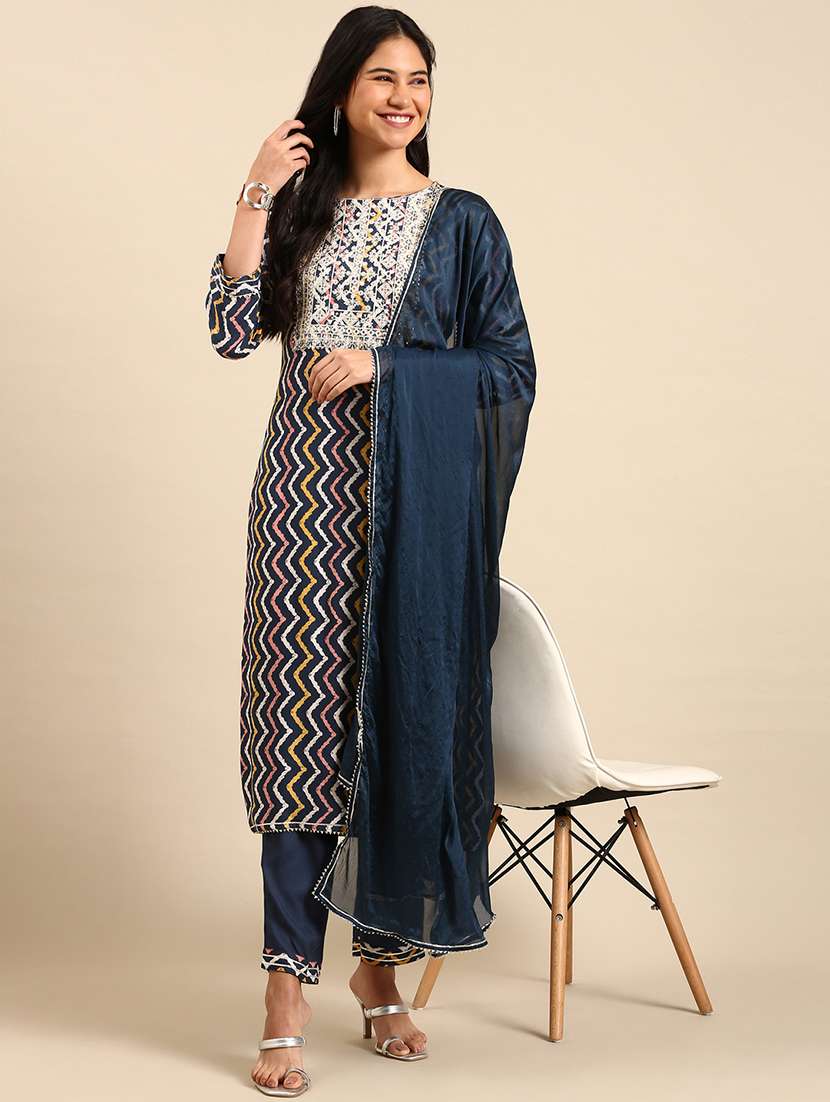 women chevron printed kurta pant with dupatta set